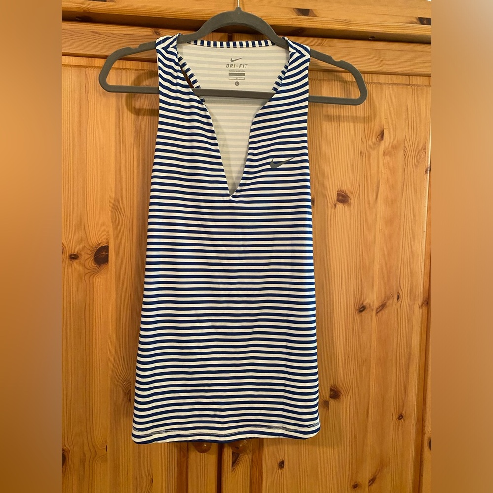 Nike, Large, Blue & White Stripes Work Out Top with V-cut